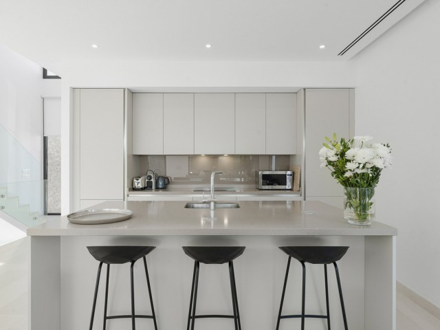 Villa con 5 Dormitorios  en Cabopino