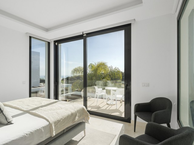 Villa con 5 Dormitorios  en Cabopino