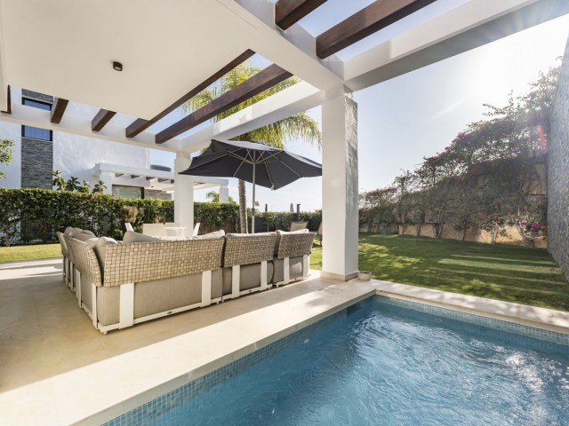 5 Sovrums Villa i Cabopino