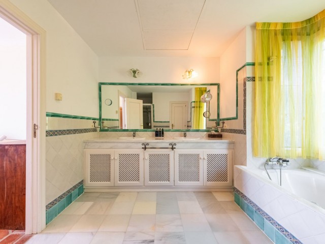 5 Schlafzimmer Villa in Casares Playa