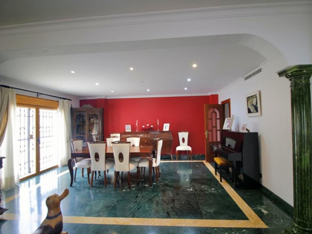 6 Bedrooms Villa in Benalmadena