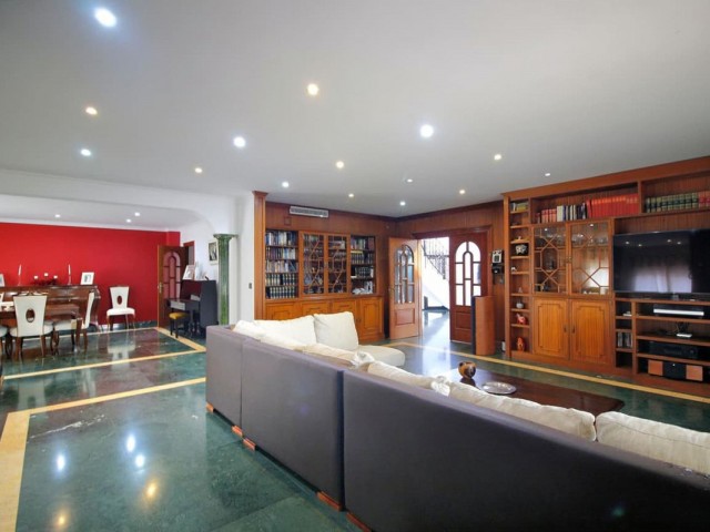 6 Bedrooms Villa in Benalmadena