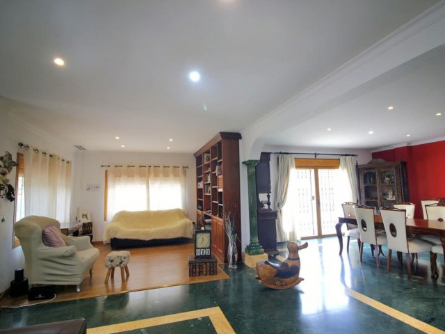 6 Bedrooms Villa in Benalmadena