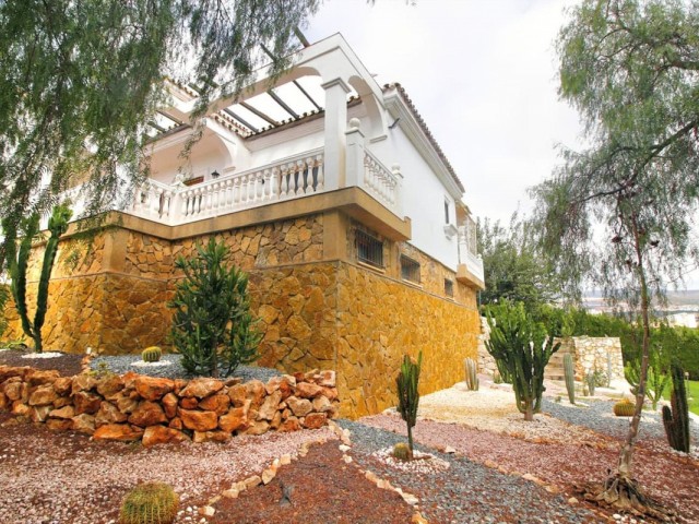 6 Makuuhuoneen Huvila Benalmadena