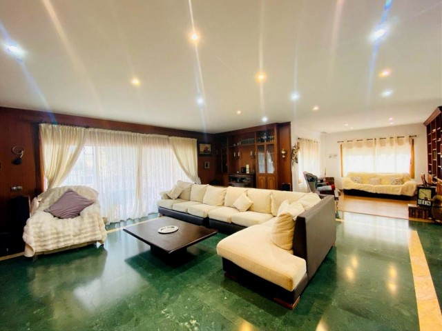 6 Sovrums Villa i Benalmadena