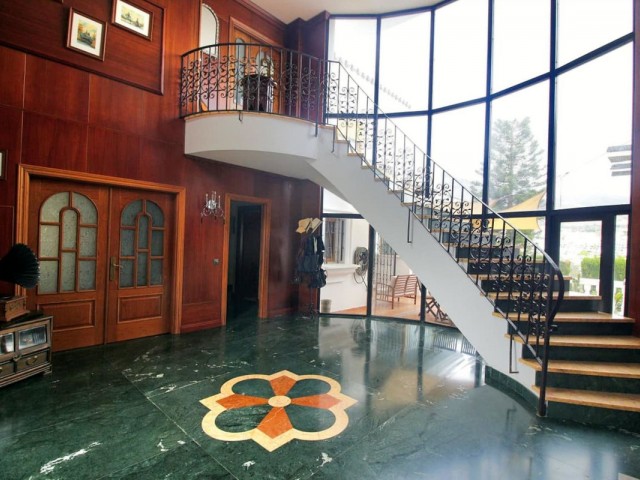 6 Schlafzimmer Villa in Benalmadena