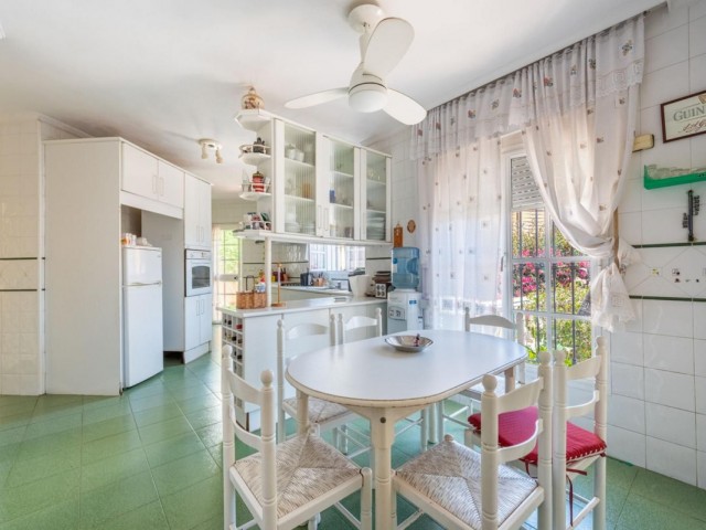 8 Bedrooms Villa in Marbella