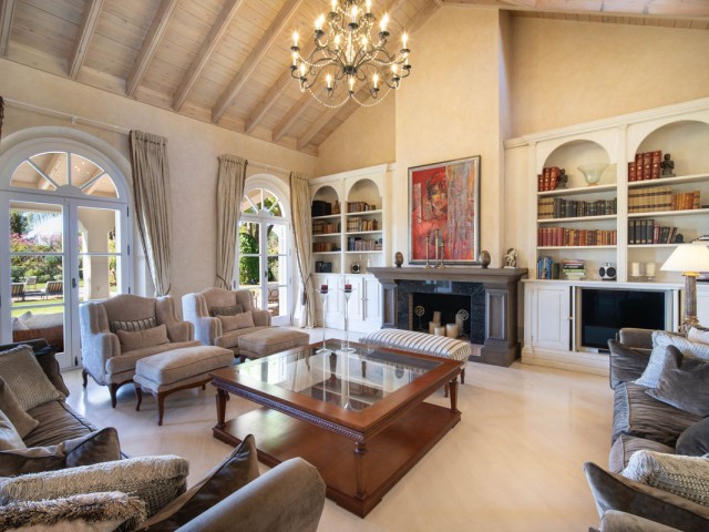 5 Bedrooms Villa in The Golden Mile