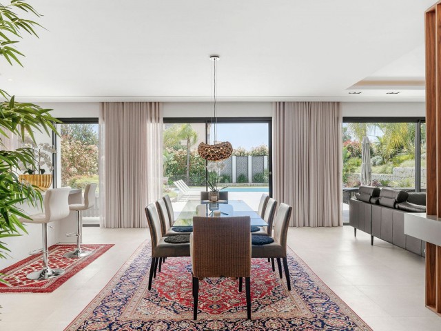 5 Bedrooms Villa in Nueva Andalucía