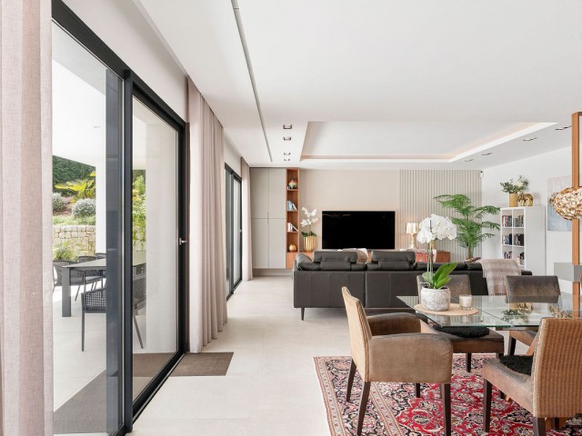 5 Bedrooms Villa in Nueva Andalucía