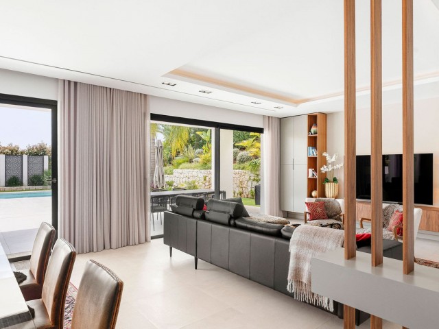 5 Bedrooms Villa in Nueva Andalucía