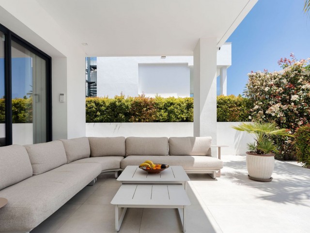 5 Bedrooms Villa in Nueva Andalucía