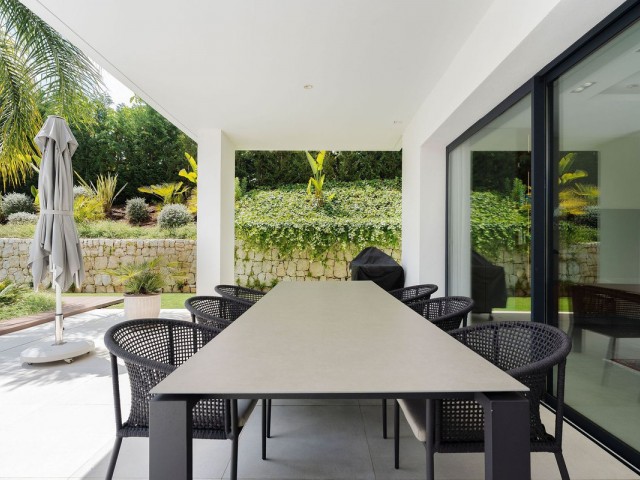5 Bedrooms Villa in Nueva Andalucía
