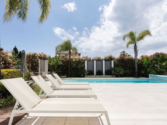 5 Bedrooms Villa in Nueva Andalucía