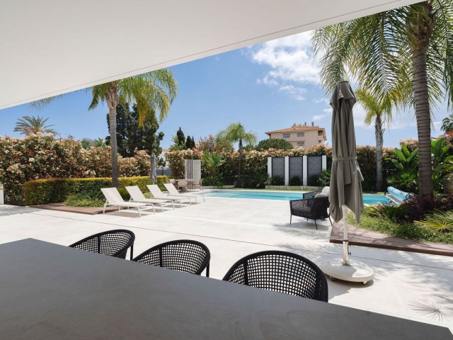 5 Bedrooms Villa in Nueva Andalucía