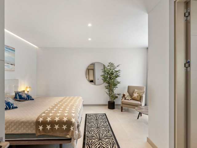 5 Bedrooms Villa in Nueva Andalucía