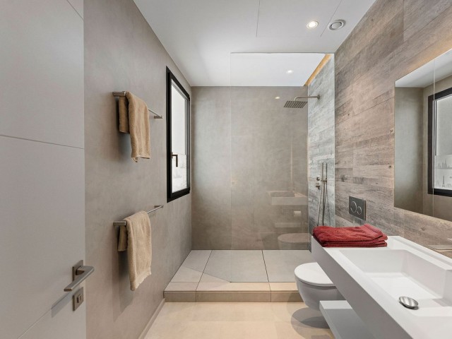 5 Bedrooms Villa in Nueva Andalucía