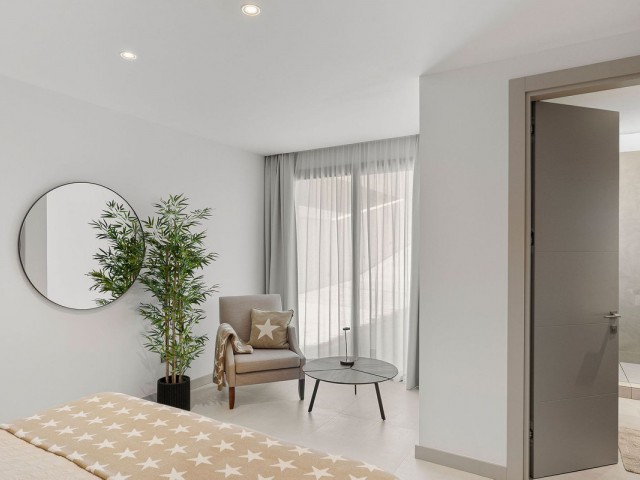 5 Bedrooms Villa in Nueva Andalucía