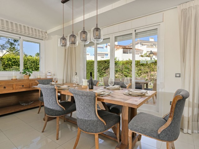 3 Soveroms Rekkehus i Estepona