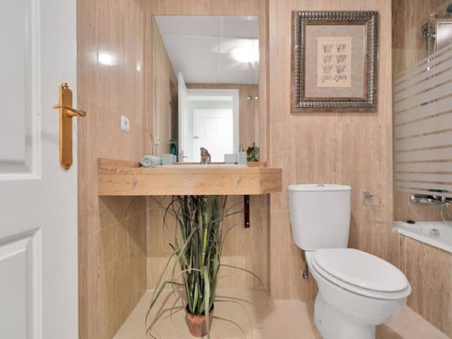 2 Bedrooms Apartment in Elviria