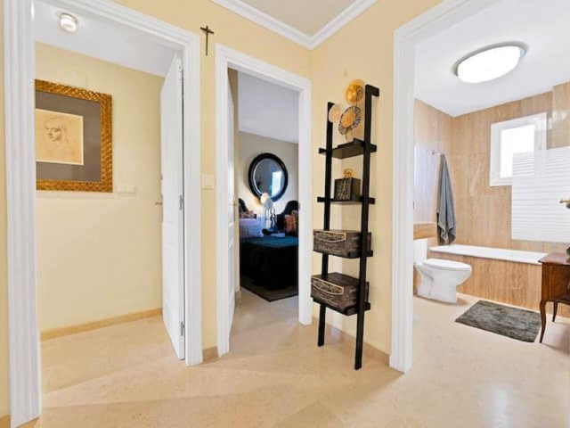 2 Bedrooms Apartment in Elviria