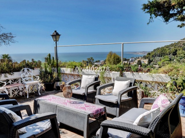 5 Bedrooms Villa in Benalmadena Pueblo