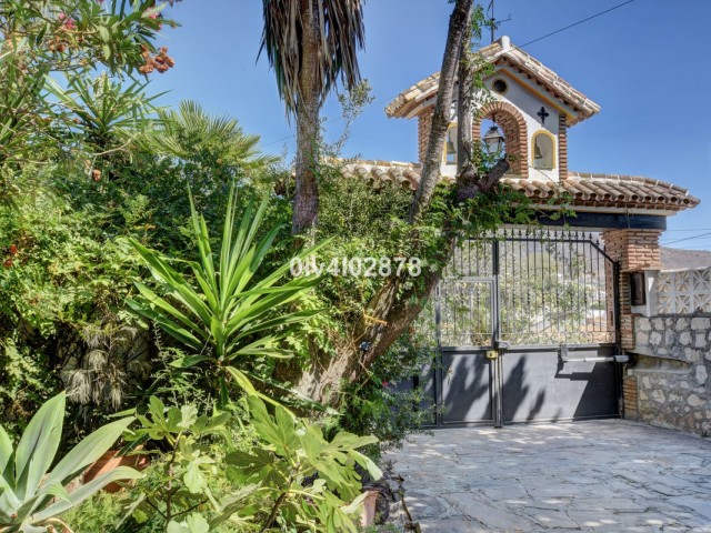5 Bedrooms Villa in Benalmadena Pueblo