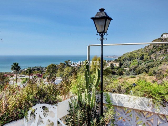 5 Bedrooms Villa in Benalmadena Pueblo