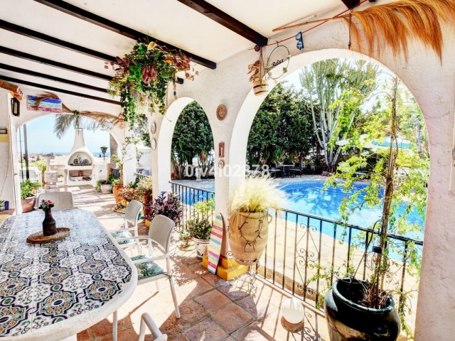 5 Bedrooms Villa in Benalmadena Pueblo