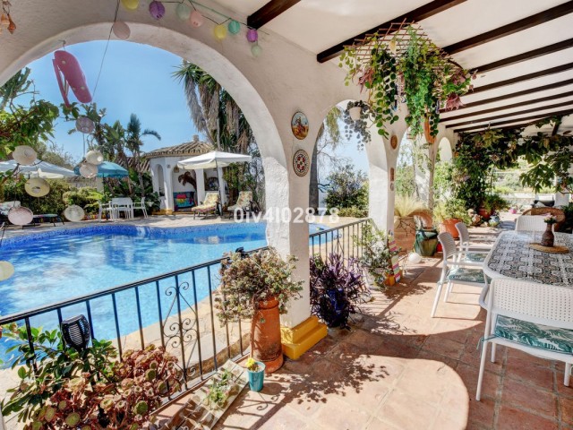 5 Bedrooms Villa in Benalmadena Pueblo