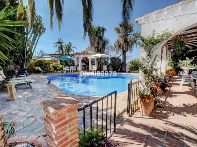 5 Bedrooms Villa in Benalmadena Pueblo