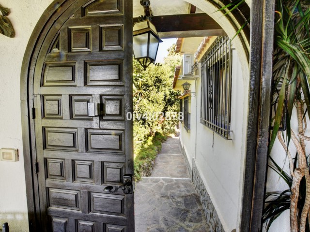 5 Bedrooms Villa in Benalmadena Pueblo