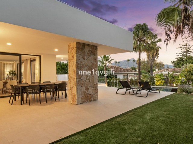 Villa con 4 Dormitorios  en Guadalmina Alta