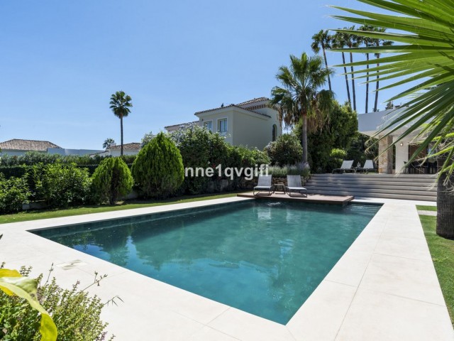 Villa con 4 Dormitorios  en Guadalmina Alta