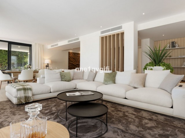 Villa con 4 Dormitorios  en Guadalmina Alta