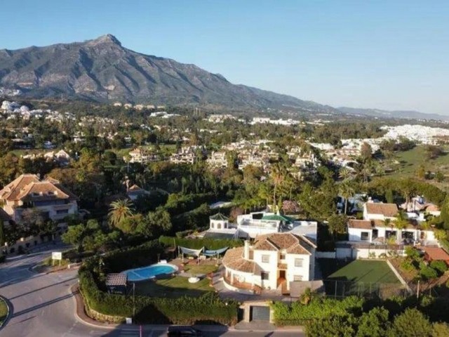 6 Soveroms Villa i Nueva Andalucía