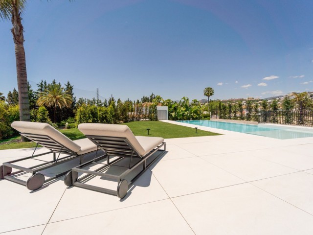 5 Bedrooms Villa in Nueva Andalucía