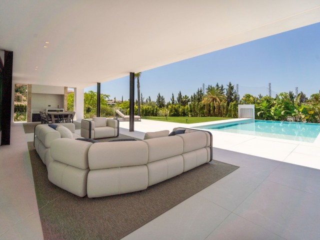 5 Bedrooms Villa in Nueva Andalucía