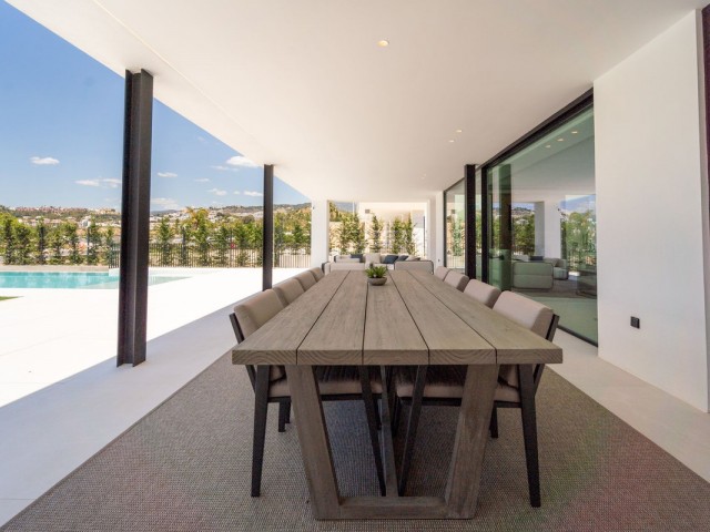 5 Bedrooms Villa in Nueva Andalucía