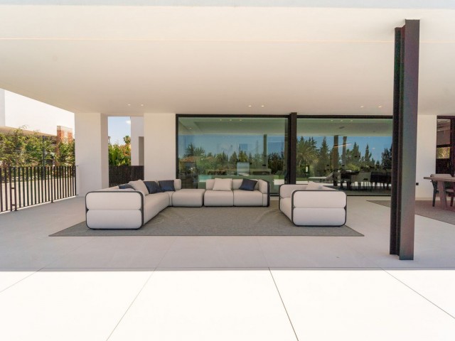 5 Bedrooms Villa in Nueva Andalucía