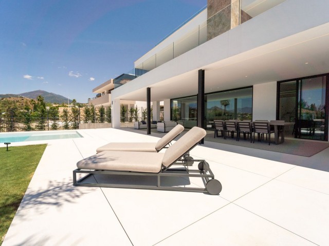 5 Bedrooms Villa in Nueva Andalucía