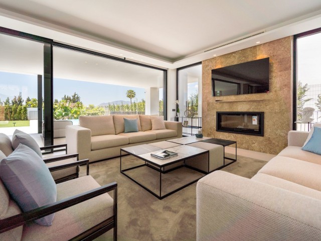 5 Bedrooms Villa in Nueva Andalucía