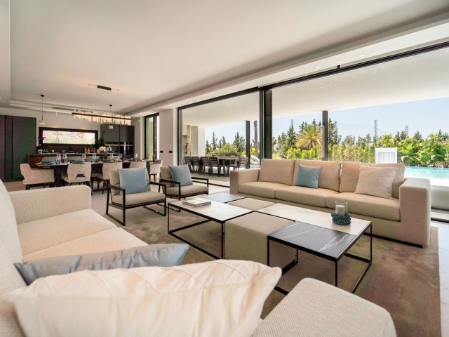 5 Bedrooms Villa in Nueva Andalucía