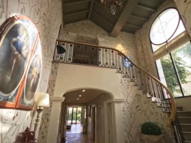 8 Bedrooms Villa in Guadalmina Baja