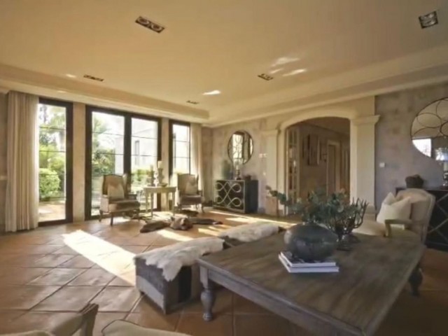 8 Bedrooms Villa in Guadalmina Baja