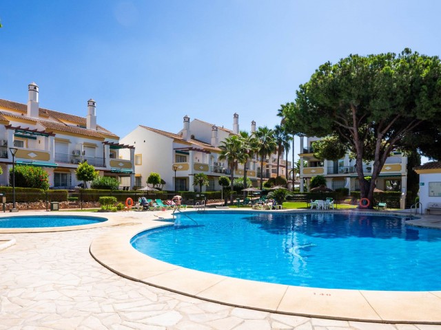 Apartment, Marbesa, R5164015