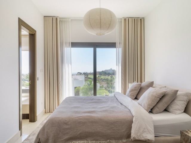 5 Bedrooms Villa in Benahavís