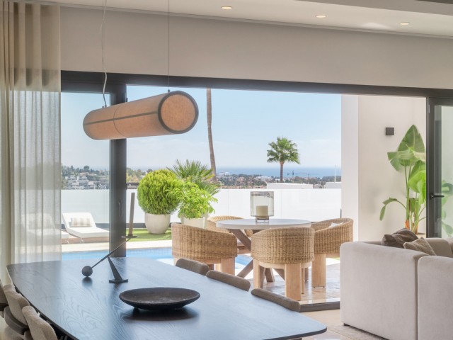 5 Bedrooms Villa in Benahavís