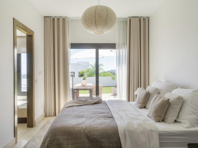 5 Bedrooms Villa in Benahavís