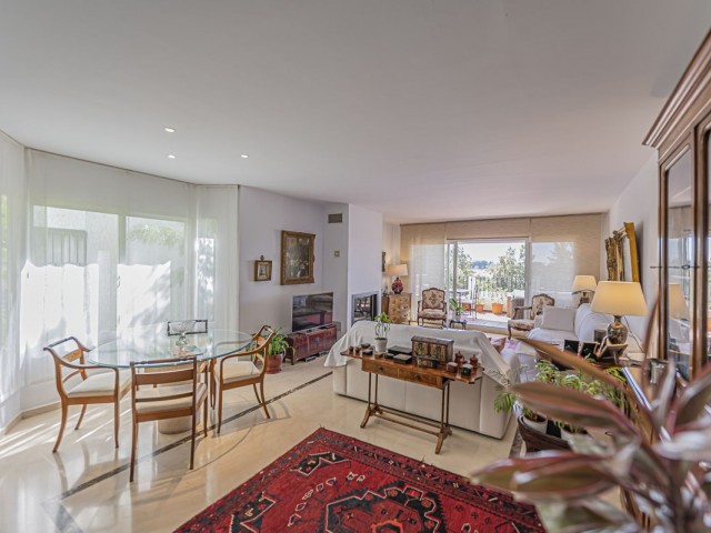 4 Soveroms Rekkehus i Nueva Andalucía